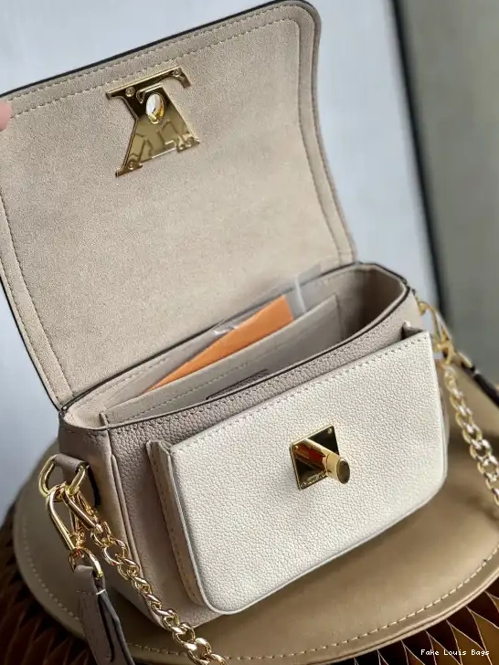 Repladies LOUIS VUITTON LOCKME TENDER 0623